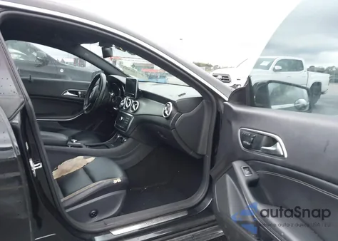 2015 Mercedes-Benz Cla 250 z USA, uszkodzony, nr VIN WDDSJ4EBXFN200022